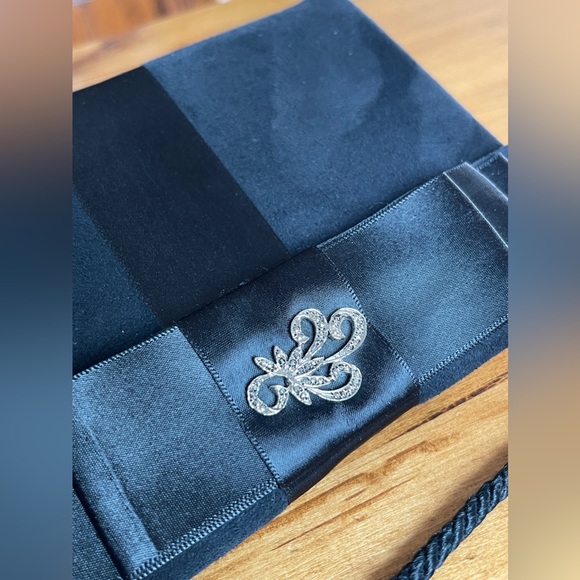 Vintage 1980s black suede purse with satin bow in mint condition - Picture 7 of 9